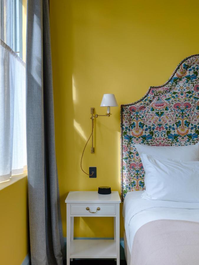 The Observatory Hotel Christchurch Bagian luar foto A wall-mounted light