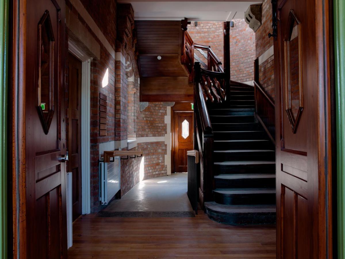 The Observatory Hotel Christchurch Bagian luar foto The staircase