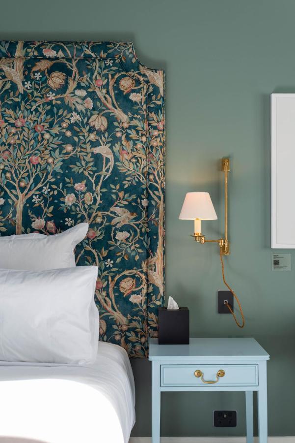 The Observatory Hotel Christchurch Bagian luar foto A wall light
