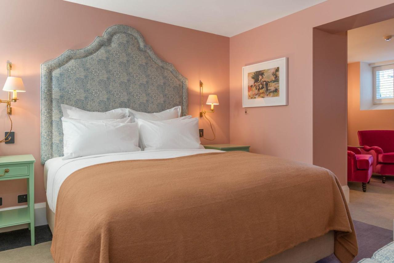 The Observatory Hotel Christchurch Bagian luar foto A bedroom at the hotel
