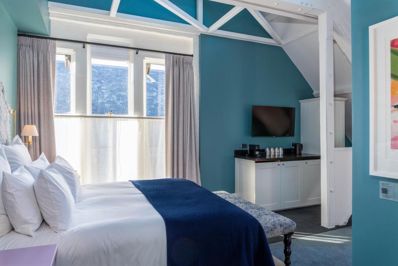 The Observatory Hotel Christchurch Bagian luar foto A room at the hotel