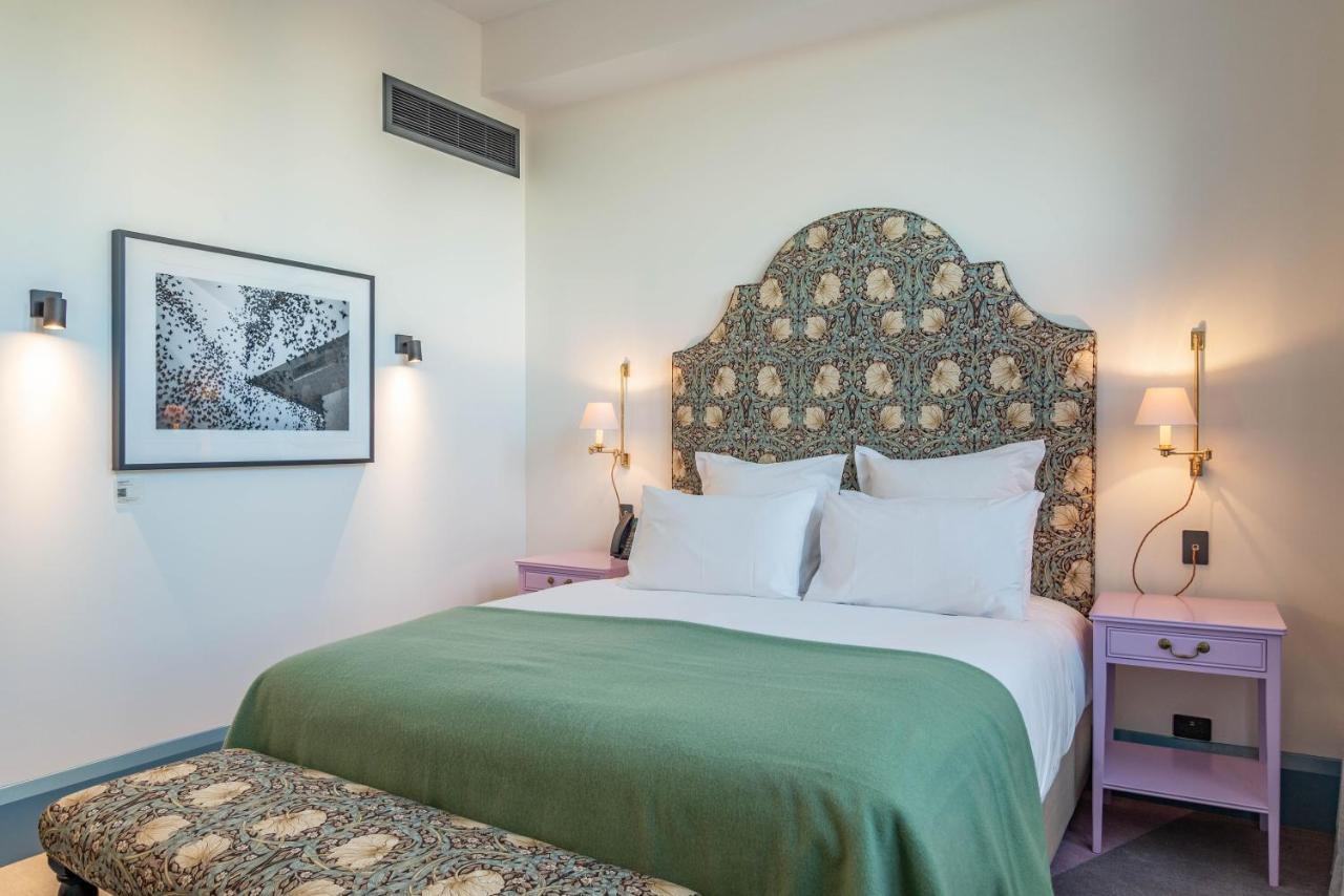 The Observatory Hotel Christchurch Bagian luar foto A room at the hotel