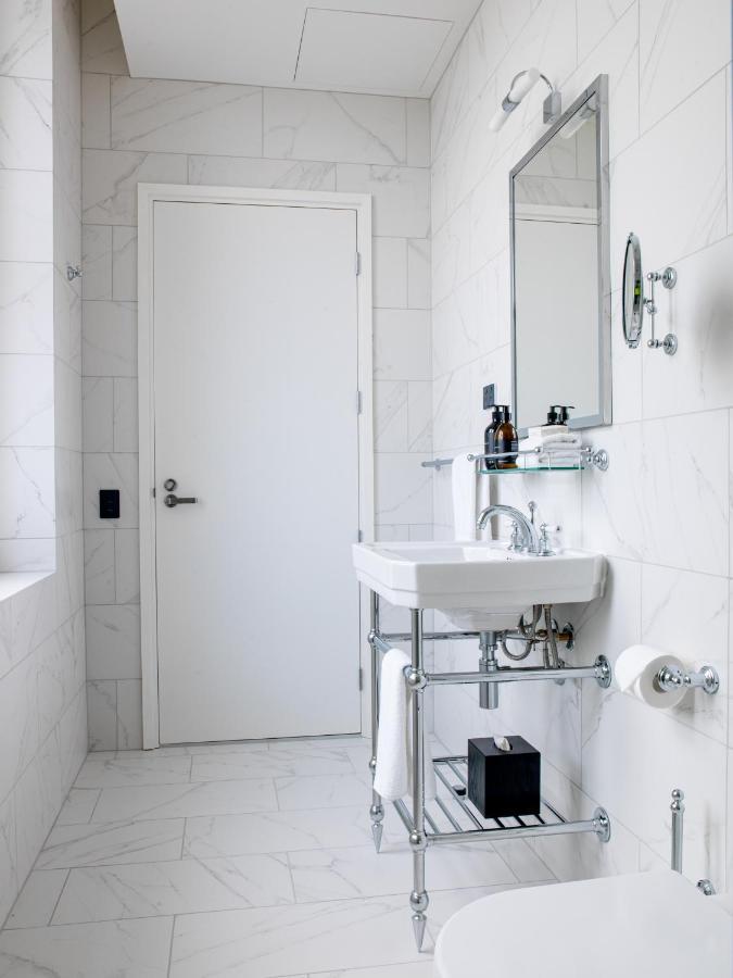 The Observatory Hotel Christchurch Bagian luar foto Bathroom