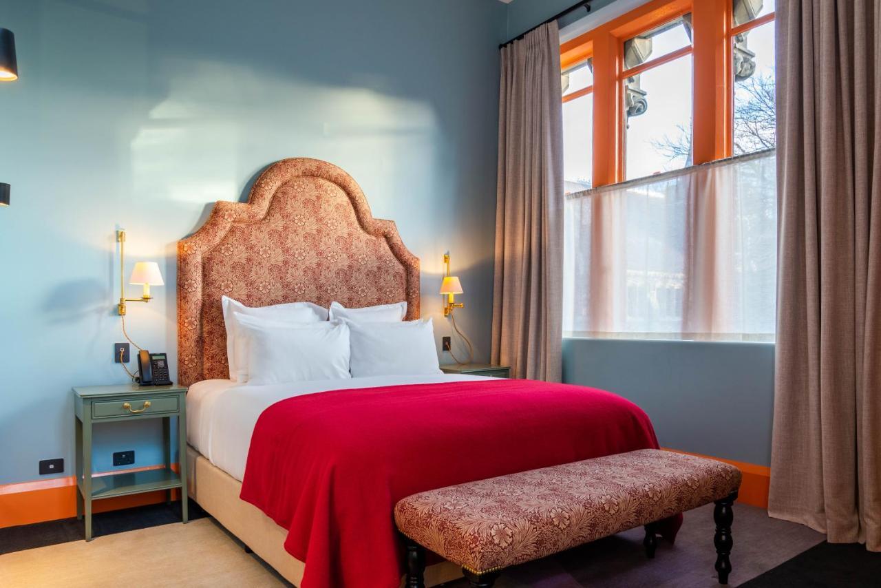 The Observatory Hotel Christchurch Bagian luar foto A bedroom at the Hotel