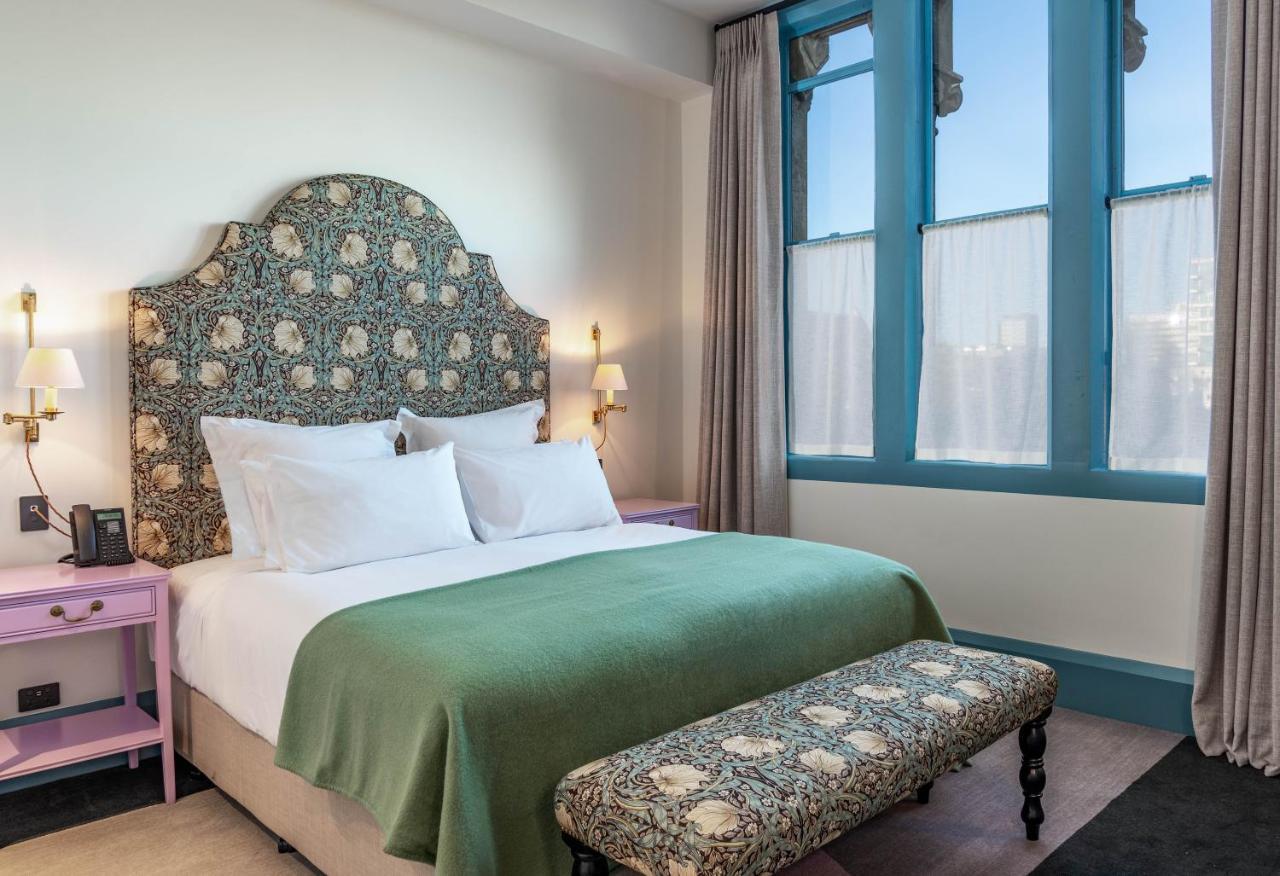 The Observatory Hotel Christchurch Bagian luar foto A bedroom at the Hotel