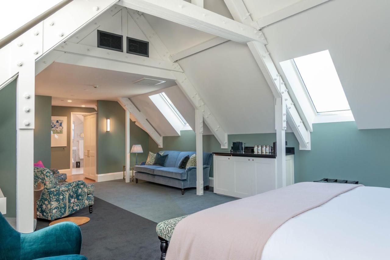 The Observatory Hotel Christchurch Bagian luar foto The interior of a suite at the hotel